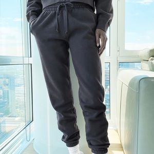 Aritzia TNA Boyfriend Sweatpants